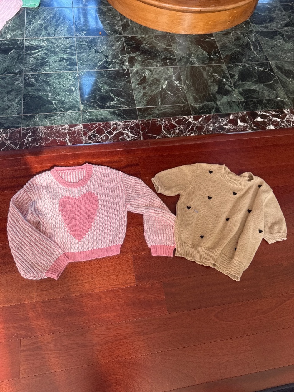 Wemons xs or girls xxl sweaters 💕